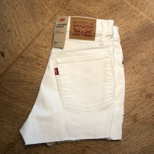 White Levi’s Shorts